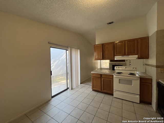 Image 6 of 22 For 9819 Valley Villa