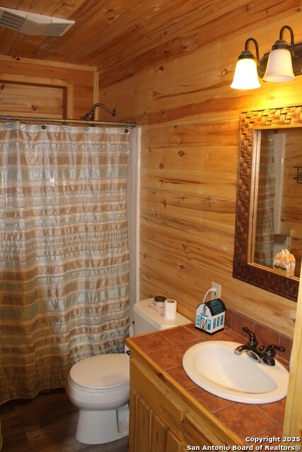 Image 27 of 36 For 300 Paradise Oaks Drive