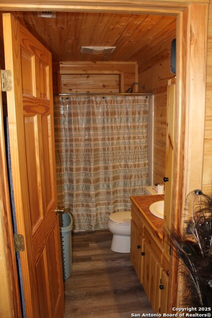 Image 28 of 36 For 300 Paradise Oaks Drive