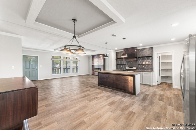 Image 13 of 77 For 9130 Rebecca Creek Rd