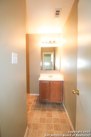 Image 42 of 46 For 20823 Blue Trinity