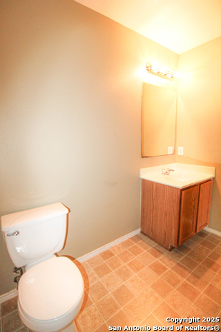 Image 45 of 46 For 20823 Blue Trinity