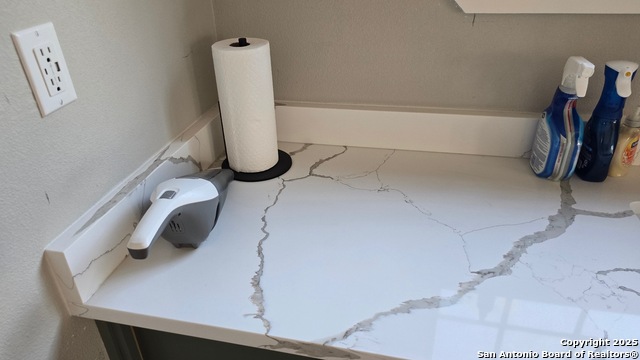 Image 16 of 17 For 339 Pr Mia  1