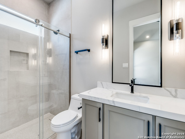 Image 18 of 29 For 22114 Touring Ln