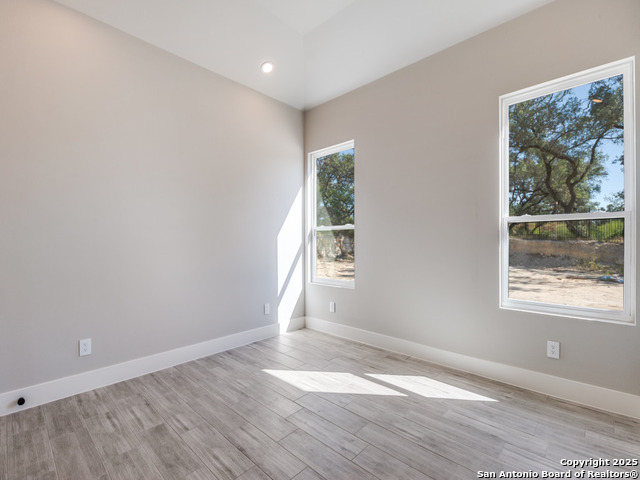 Image 19 of 29 For 22114 Touring Ln