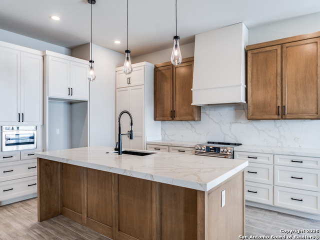 Image 5 of 29 For 22114 Touring Ln