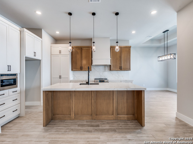 Image 7 of 29 For 22114 Touring Ln