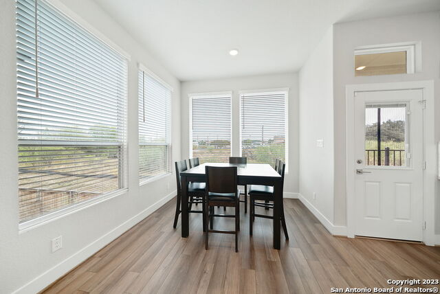 Image 15 of 33 For 8851 Oakland Rd 19