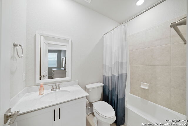 Image 26 of 33 For 8851 Oakland Rd 19