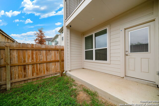 Image 31 of 33 For 8851 Oakland Rd 19