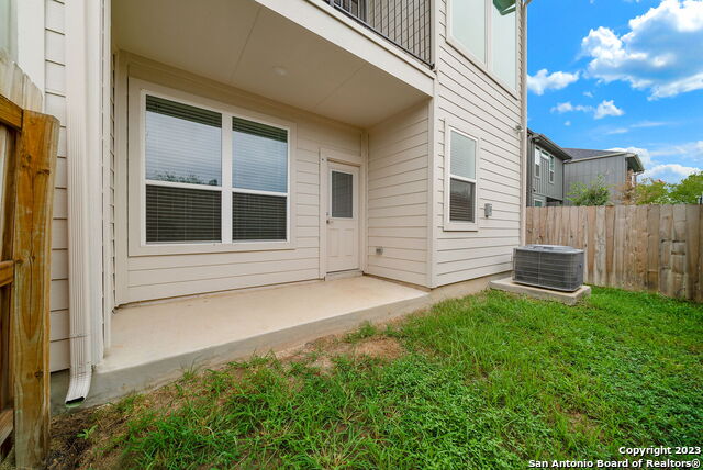 Image 32 of 33 For 8851 Oakland Rd 19