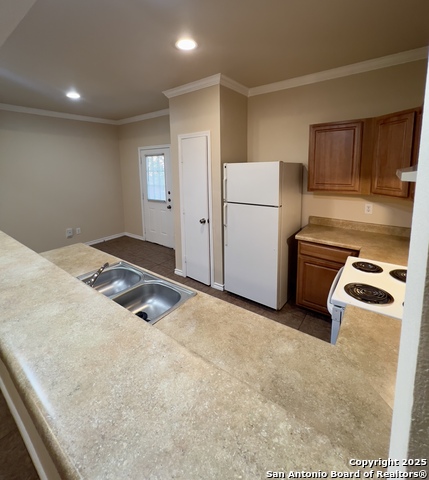 Image 10 of 34 For 5007 Summit Wood 4