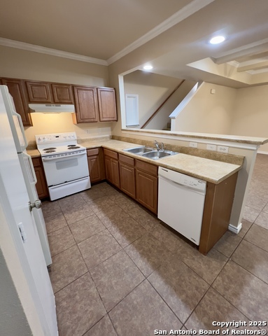 Image 7 of 34 For 5007 Summit Wood 4