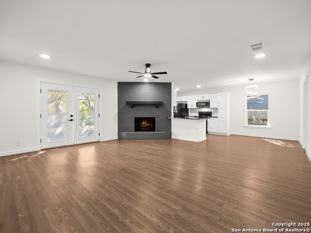 Image 5 of 15 For 822 Robinair Dr