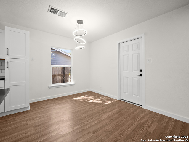 Image 6 of 15 For 822 Robinair Dr