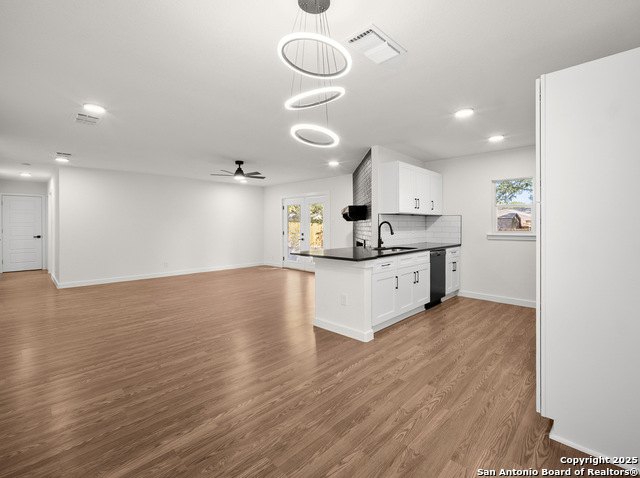 Image 7 of 15 For 822 Robinair Dr