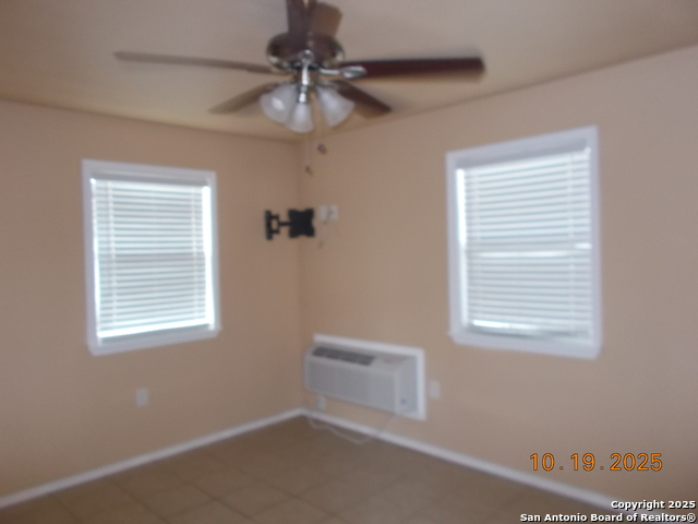 Image 3 of 10 For 12190 Efm 1518 N 3