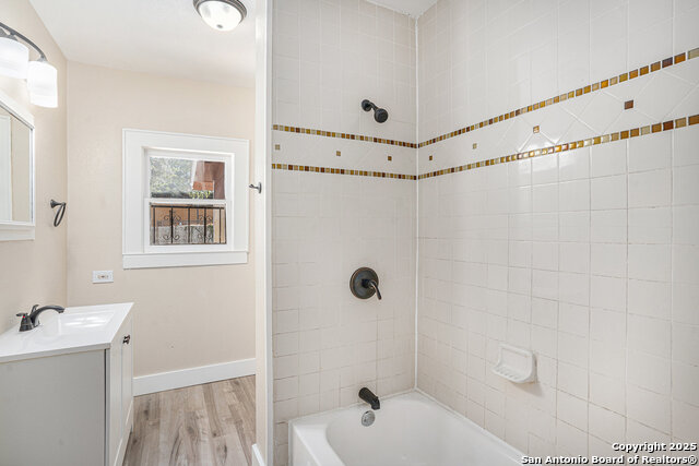 Image 14 of 19 For 2114 Lee Hall