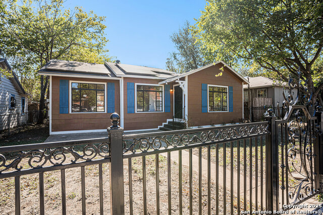 Image 2 of 19 For 2114 Lee Hall