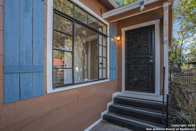 Image 3 of 19 For 2114 Lee Hall