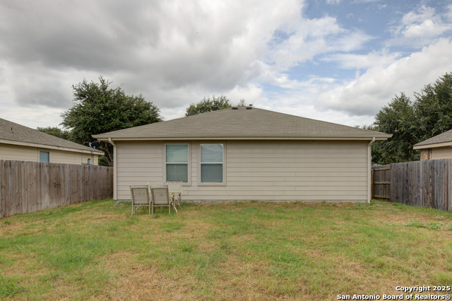 Listing photo id 14 for 344 Ibis Falls