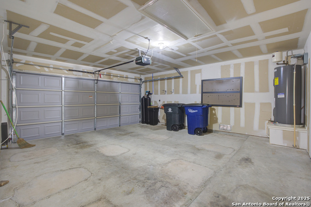 Listing photo id 15 for 344 Ibis Falls