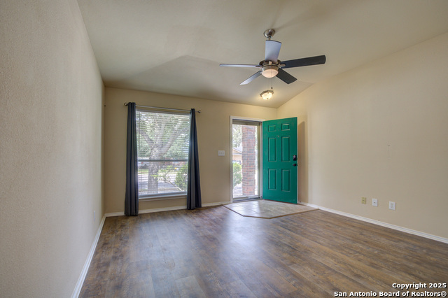 Listing photo id 1 for 344 Ibis Falls