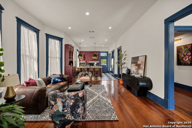 Image 14 of 40 For 1123 French Place W