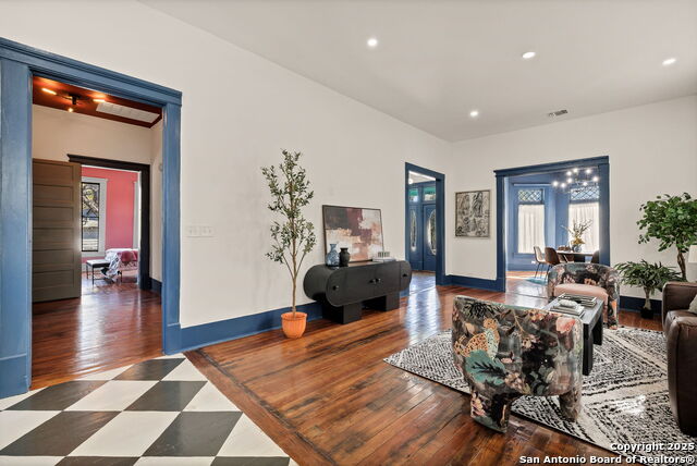 Image 16 of 40 For 1123 French Place W