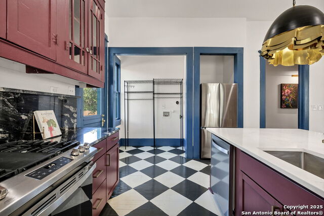 Image 21 of 40 For 1123 French Place W