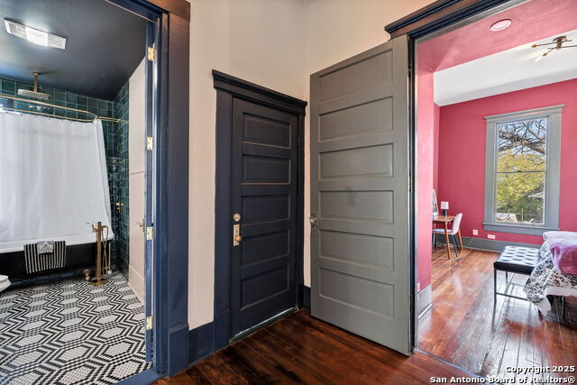 Image 22 of 40 For 1123 French Place W