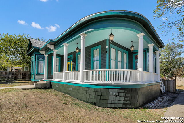 Image 3 of 40 For 1123 French Place W