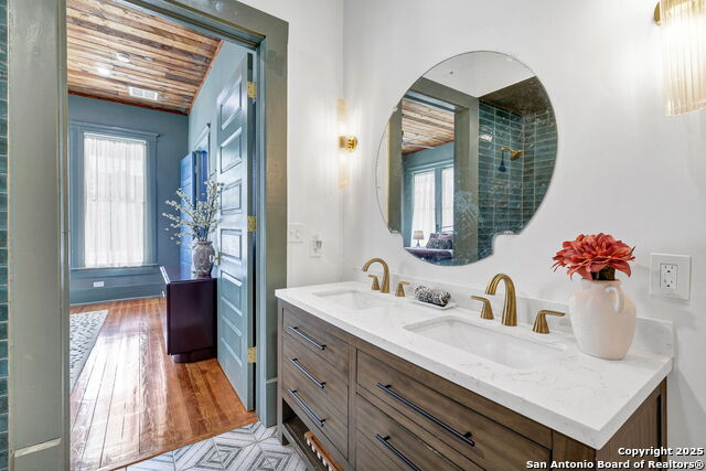 Image 32 of 40 For 1123 French Place W