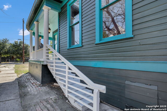 Image 35 of 40 For 1123 French Place W