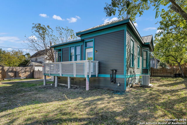 Image 36 of 40 For 1123 French Place W