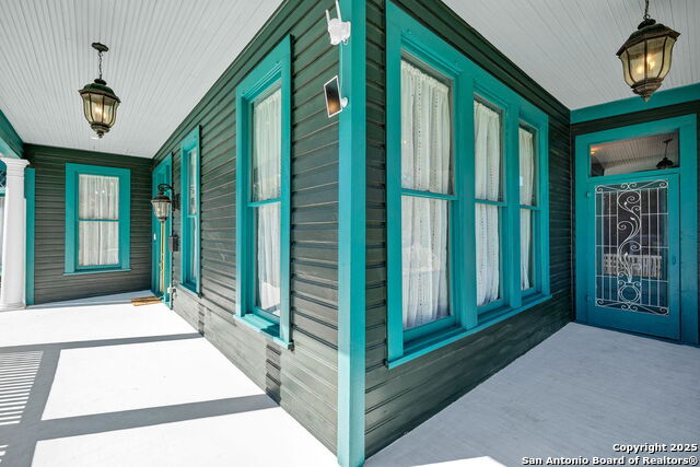 Image 6 of 40 For 1123 French Place W