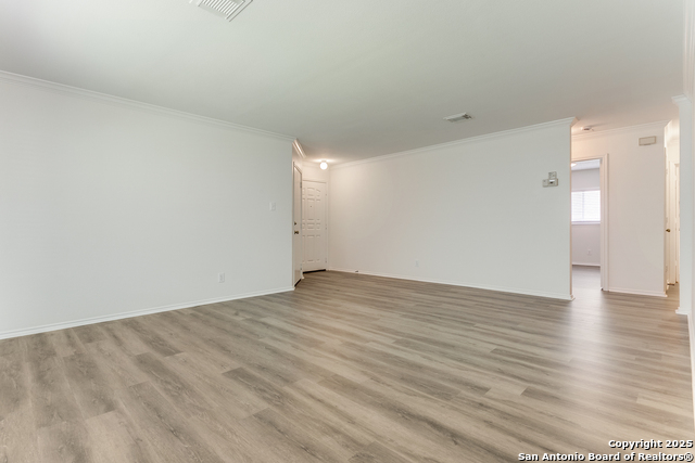 Image 10 of 28 For 18707 Legend Oaks