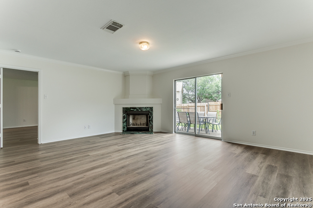 Image 11 of 28 For 18707 Legend Oaks