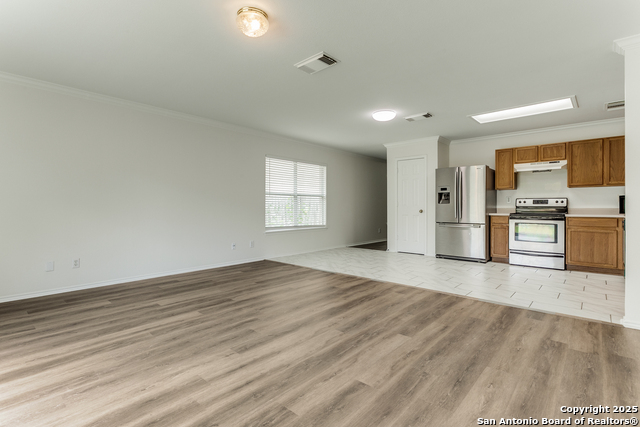 Image 13 of 28 For 18707 Legend Oaks