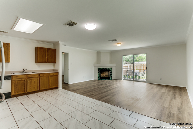 Image 14 of 28 For 18707 Legend Oaks