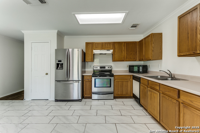 Image 15 of 28 For 18707 Legend Oaks