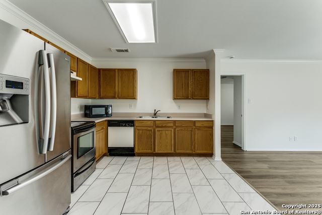 Image 17 of 28 For 18707 Legend Oaks