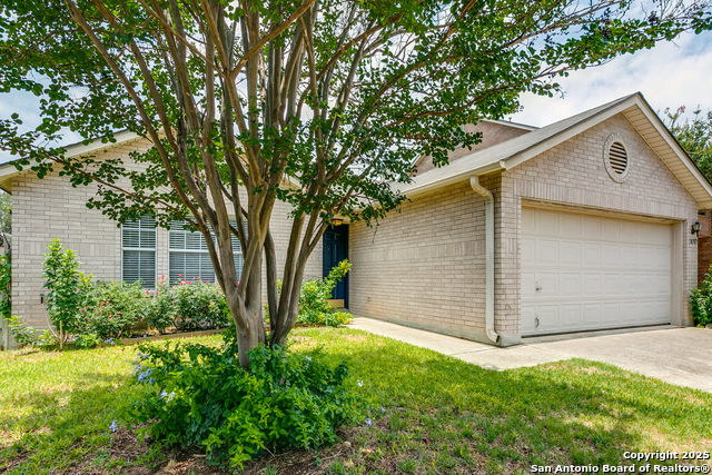 Image 2 of 28 For 18707 Legend Oaks