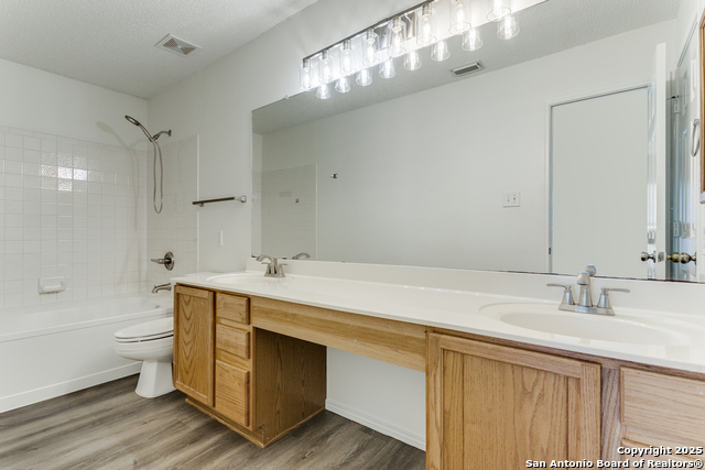 Image 24 of 28 For 18707 Legend Oaks