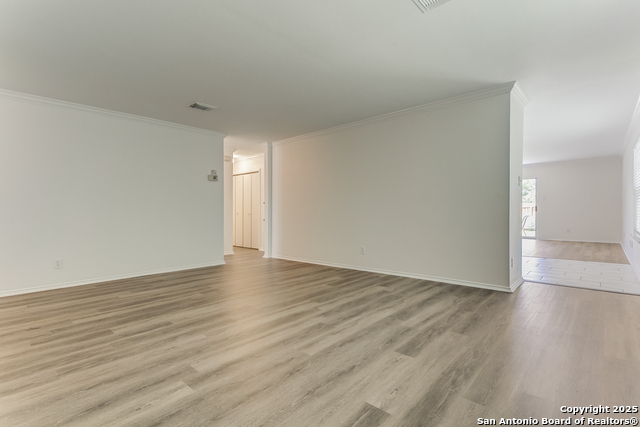 Image 4 of 28 For 18707 Legend Oaks