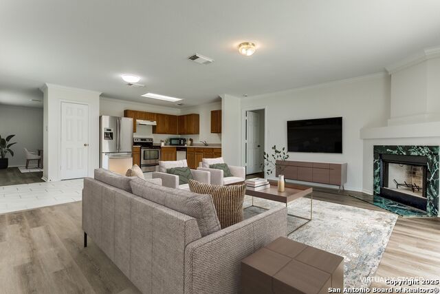 Image 5 of 28 For 18707 Legend Oaks