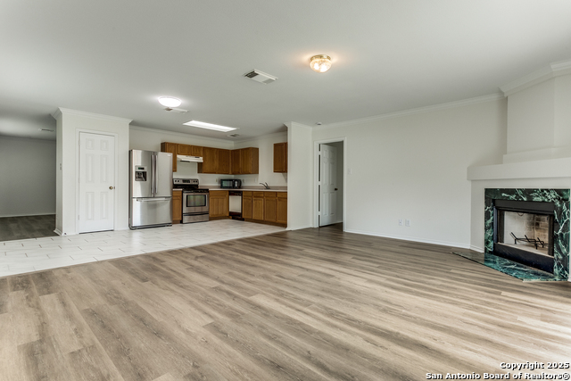 Image 6 of 28 For 18707 Legend Oaks