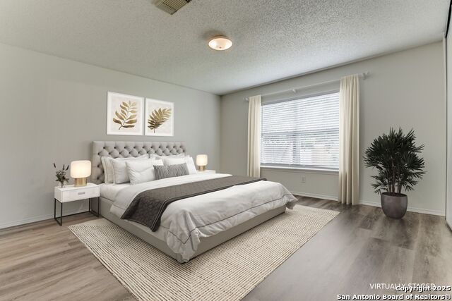 Image 7 of 28 For 18707 Legend Oaks