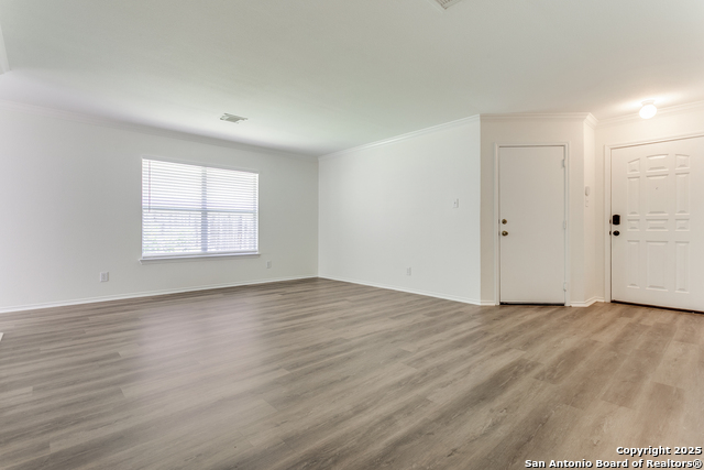 Image 9 of 28 For 18707 Legend Oaks