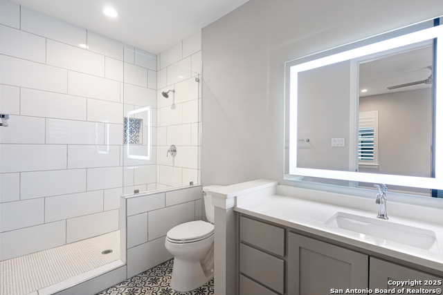 Image 16 of 26 For 212 Melrose Dr E